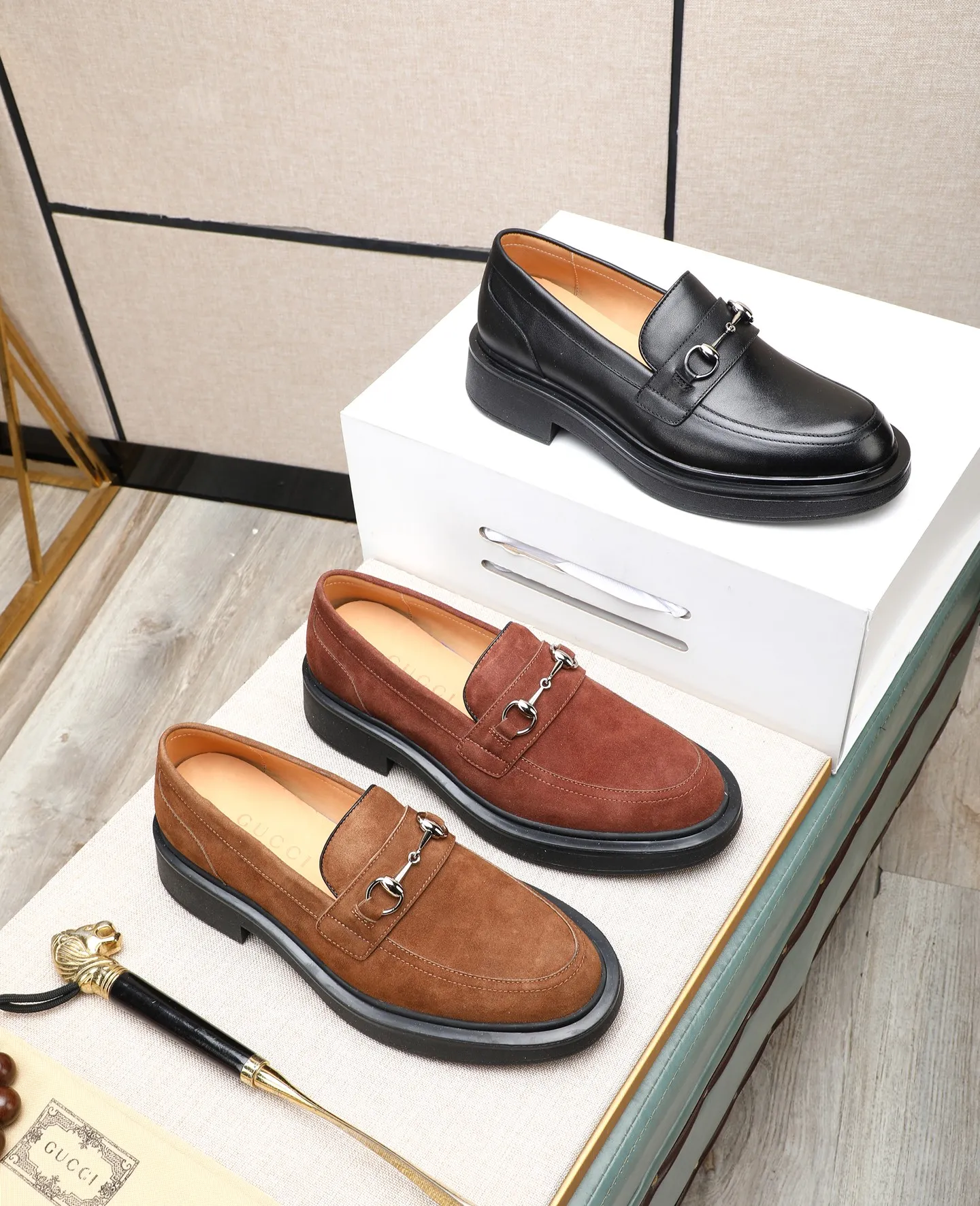 Men's shoes 💰520 (high-end, all cowhide) GUCCI high-end formal leather shoes, original imported fabrics from Italy, cowhide lining, original hardware. I believe you will be struck by it from the first moment you see it. The avant-garde atmosphere can no longer fully interpret its elegance. AAA grade rubber outsole, super comfortable. The original counter last guarantees its original version and quality. The simple upper ensures its comfort and breathability. A pair of truly good shoes has its own unique soul, famous quality, regular size 38-44 (45 customized)